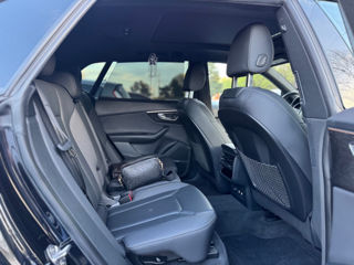 Audi Q8 foto 16
