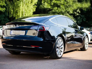 Tesla Model 3 foto 5