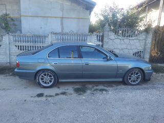 BMW 5 Series foto 3