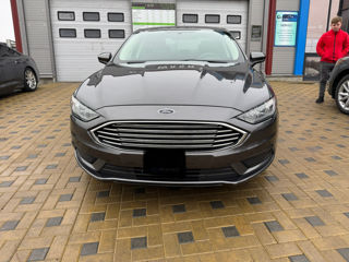 Ford Fusion foto 2