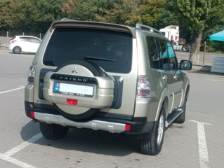 Mitsubishi Pajero foto 3