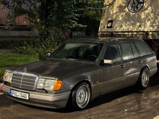 Mercedes E-Class foto 4