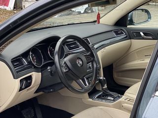 Skoda Superb foto 6