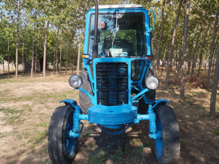 Vînd tractor