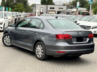 Volkswagen Jetta foto 3