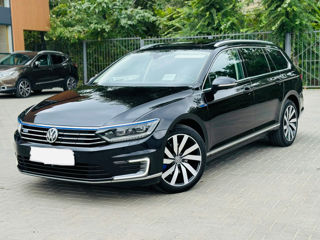 Volkswagen Passat foto 1