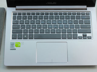 Asus ZenBook 13 IPS Touch (Core i7 4510u/8Gb Ram/256Gb SSD/Nvidia 840M/13.3" 3K IPS TouchScreen) foto 5