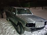 Mercedes Series (W123) foto 6