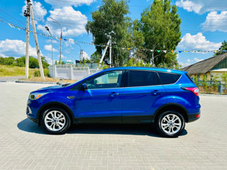 Ford Escape foto 2