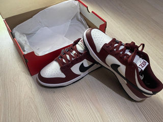 Nike dunk dark red