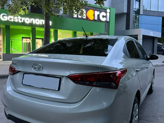 Hyundai Accent foto 3