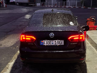 Volkswagen Jetta foto 5