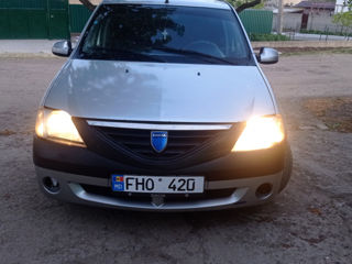 Dacia Logan foto 0