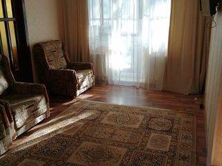 Vând apartament cu două camere foto 2