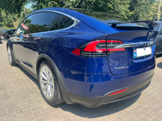 Tesla Model X foto 4