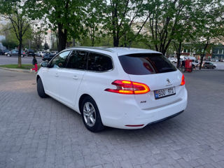 Peugeot 308 foto 2