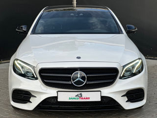 Mercedes E-Class foto 2