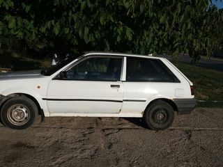 Nissan Sunny foto 2