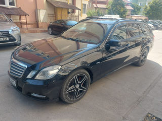 Mercedes E-Class foto 2