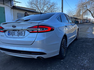 Ford Fusion foto 8