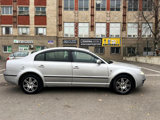 Skoda Superb foto 5