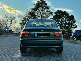 BMW 5 Series foto 6