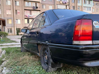 Opel Omega foto 2