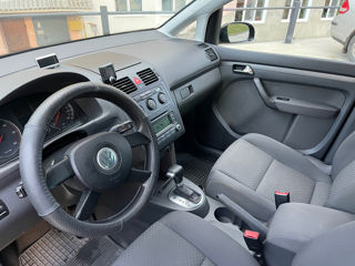 Volkswagen Touran foto 9