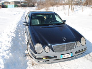 Mercedes E Class foto 2