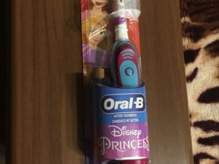 Детская зубная авто щетка   Oral -  B -  Kids  Battery  Extra Soft  1 - toothbrush foto 2