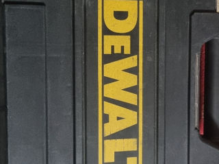 Шуруповёрт Dewalt  dcd 709 с 1 батареей на 2 ампера зарядка и кейс foto 3