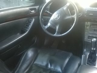 Toyota Avensis foto 7