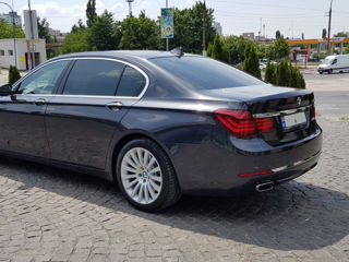 BMW 7 Series foto 3