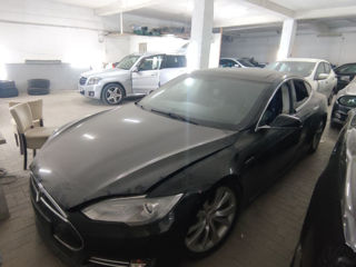 Tesla Model S foto 2