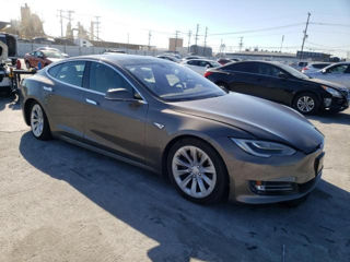 Tesla Model S foto 2