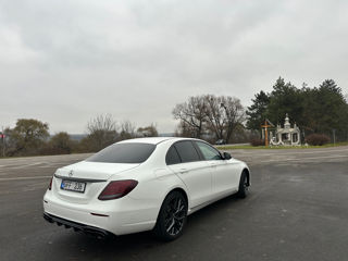 Mercedes E-Class foto 2