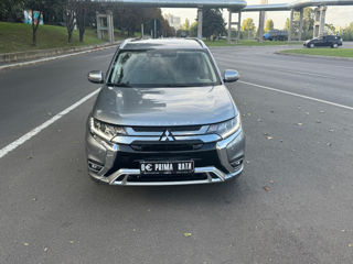 Mitsubishi Outlander foto 2