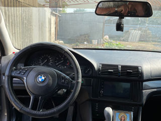 BMW 5 Series foto 7