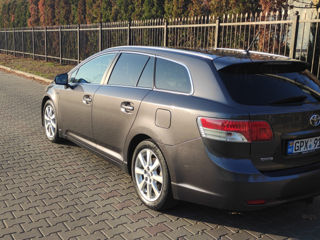 Toyota Avensis foto 5