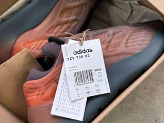 Adidas Yeezy 700 V3 Оригинал foto 4