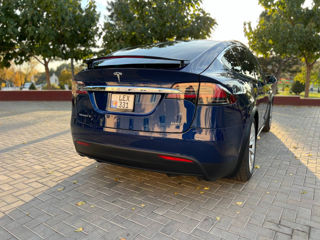 Tesla Model X foto 7