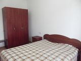 Casa in centru cu 2 odai,mobilata+ toata tehnica , incalzire autonoma 200 euro foto 1