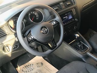 Volkswagen Jetta foto 5