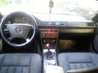 Mercedes Series (W124) foto 4