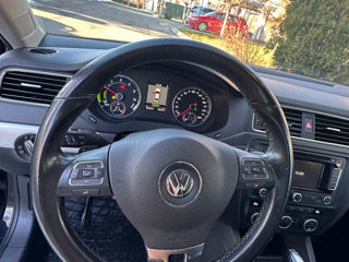 Volkswagen Jetta foto 4