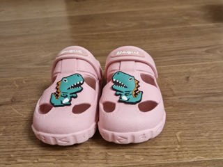 Crocs, papucei pentru bazin si plaja