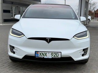 Tesla Model X foto 6