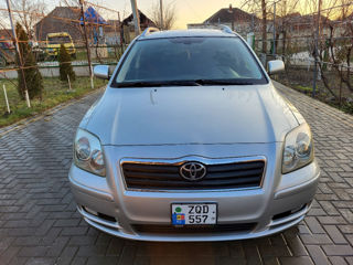 Toyota Avensis foto 4