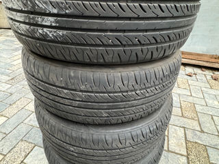 Vând anvelope 195/65 R15