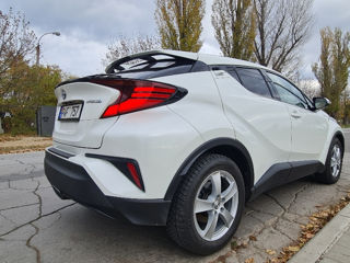 Toyota C-HR foto 9